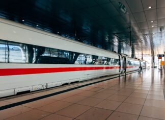 HŽ i Osječko-baranjska županija zaključili su Ugovor o sufinanciranju troškova javnog prijevoza vlakom redovitih studenata na području OBŽ