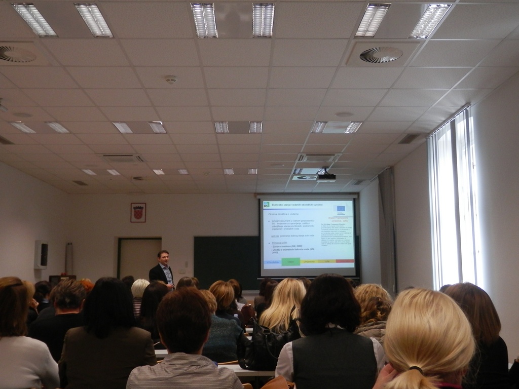 Ekološka istraživanja alga, na slici predavač: doc. dr. sc. Filip Stević