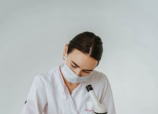 ASISTENT/ASISTENTICA