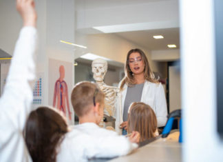 UČITELJ/UČITELJICA BIOLOGIJE/PRIRODE