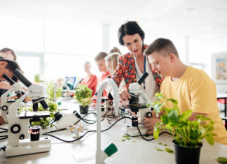 UČITELJ/ICA PRIRODE I BIOLOGIJE