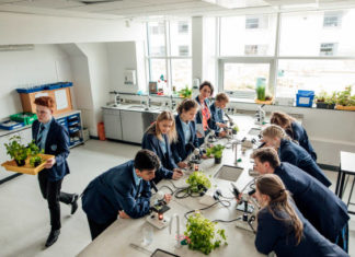 UČITELJ/ICA PRIRODE I BIOLOGIJE