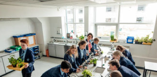 UČITELJ/ICA PRIRODE, BIOLOGIJE I KEMIJE