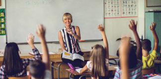 NASTAVNIK/CA KEMIJE I BIOLOGIJE