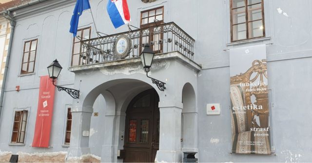 🤝Odjel za biologiju Sveučilišta Josipa Jurja Strossmayera u Osijeku i Muzej Slavonije potpisali su 28. listopada 2024. godine sporazum o suradnji. Muzej je osnovan 1877. godine i danas  je jedan od glavnih nositelja kulturnog života grada Osijek u kojem djeluje kao važan prosvjetno-znanstveni ali i društveni čimbenik. Muzej ima vrijednu prirodoslovnu zbirku koja predstavlja važan izvor znanja studentima i istraživačima. Potpisanim sporazumom će se potaknuti suradnja u znanstvenim i stručnim aktivnostima, ali i osigurati podizanje kvalitete nastave kroz organizaciju različitih edukacija i predavanja. 🤝